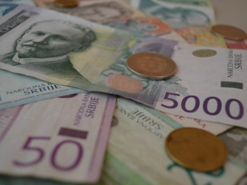 Kosova përball presionit ndërkombëtar/ Vendimi i BQK-së për ndalimin e dinarit në përputhje me Kushtetutën