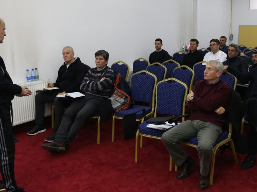 Të hënën seminar me trajnerë në Prishtinë, ligjërues Astrit Maçi