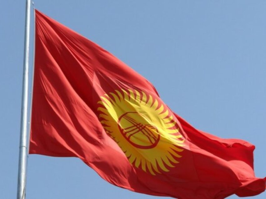 Kirgistani shkarkon 21 doganierë si pjesë e përpjekjeve për të luftuar korrupsionin
