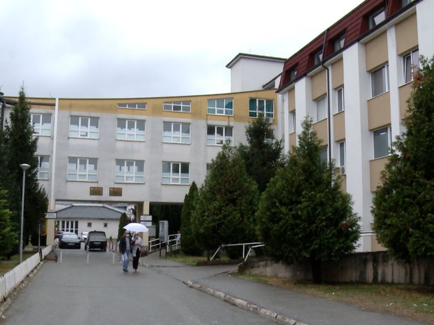 Vdes një person në Spitalin e Gjakovës