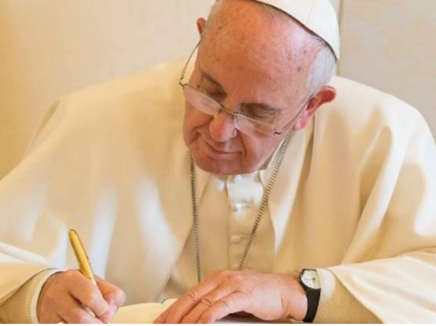 Abuzimet seksuale në kisha/ Papa Françesku largon peshkopin polak, njëmbëdhjetë të sanksionuar