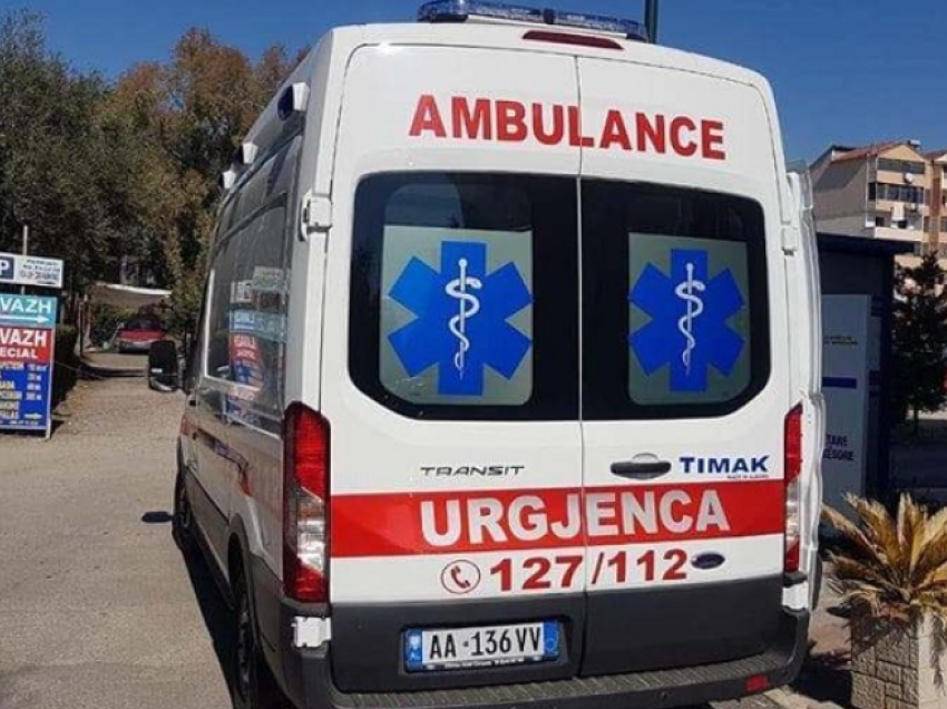 Përplasen dy makina Vlorë, lëndohen dy persona