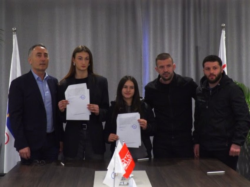 ​KOK-u nënshkruan kontrata me 44 bursistë, Krasniqi: Mbështetja do vazhdojë të rritet