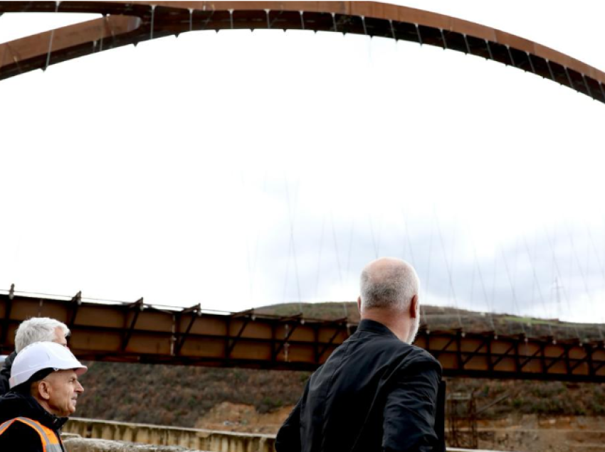 Ura e re e Kukësit/ Rama inspekton punimet: I jep zgjidhje nyjes së vjetër lidhëse të dy anëve të liqenit me rrugën kombëtare