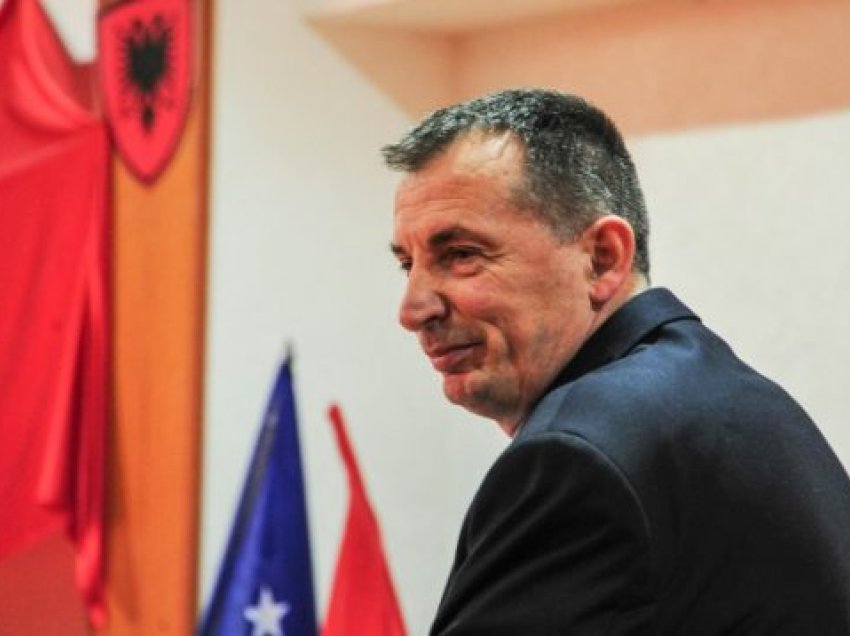“Jam çu në këmbë para ambasadorëve…Kurti s’duroi as 2 javë”: Ish-kryetari i Deçanit komenton vendimin për Manastirin