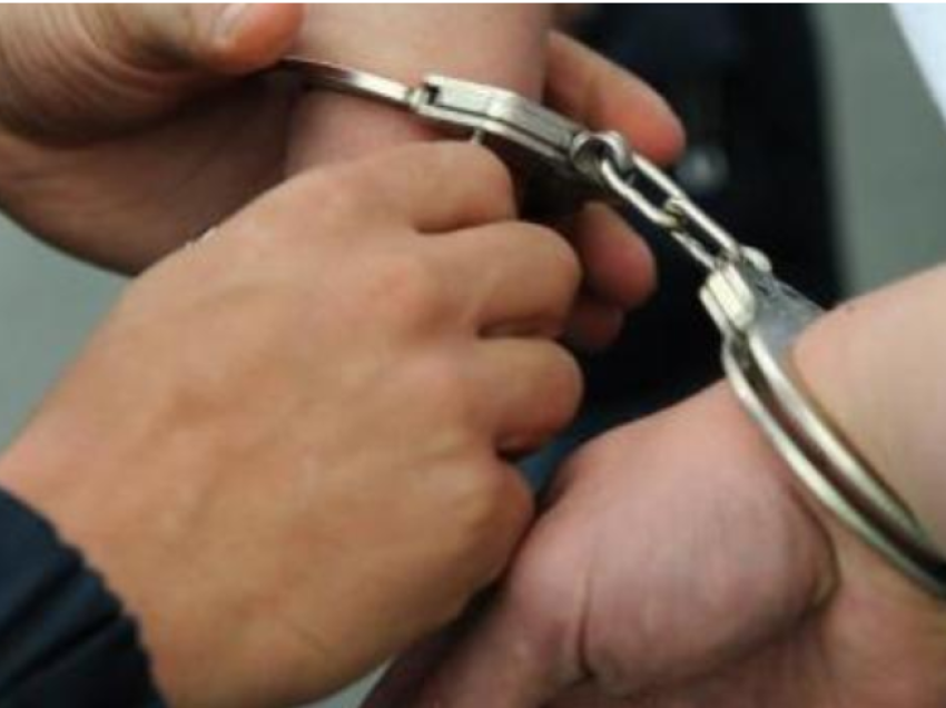 Nën masën e sigurisë “arrest shtëpie”, arrestohet 32-vjeçari në Elbasan, ushtroi dhunë ndaj prindërve