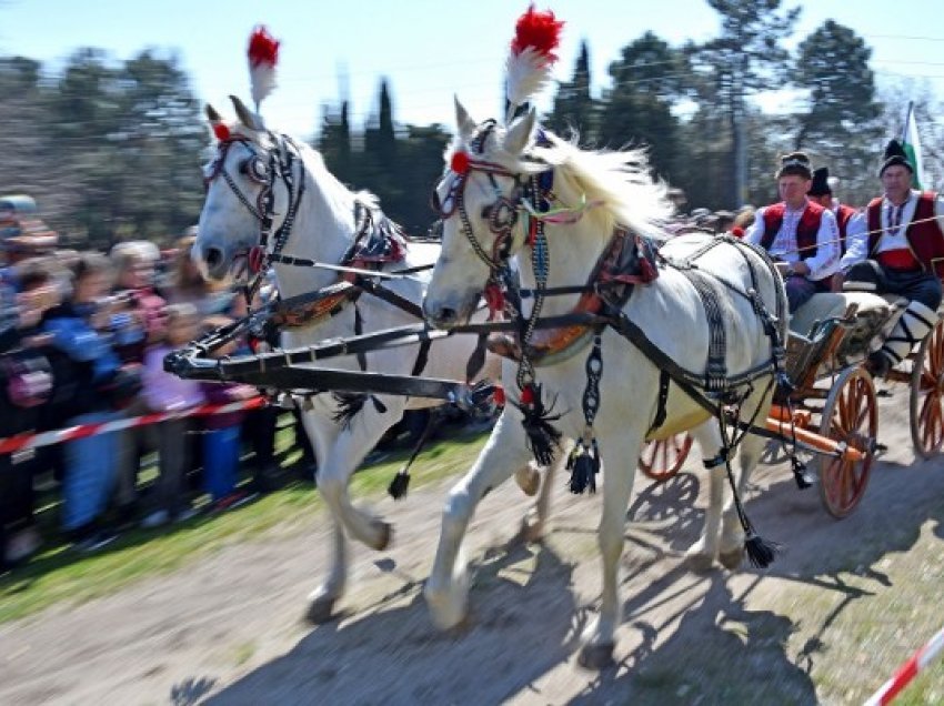 ​Njerëzit dhe kuajt shënojnë Ditën e Shën Theodorit në mbarë Bullgarinë