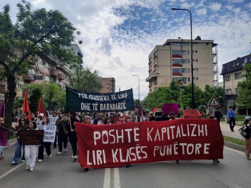 Aktivistë nga Kolektivi Feminist marshojnë për Ditën e Punës