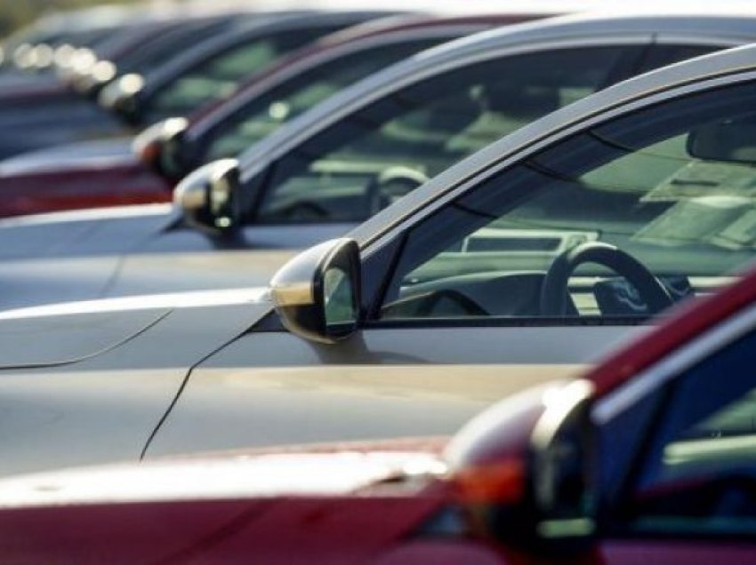 AMS: Qeveria të bëjë ndryshime në tarifat e sigurimeve të automjeteve