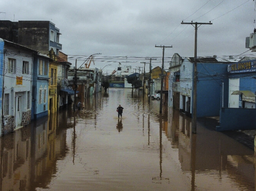 Brazili në mëshirë të motit të keq/ 56 të vdekur dhe 67 të zhdukur nga përmbytjet