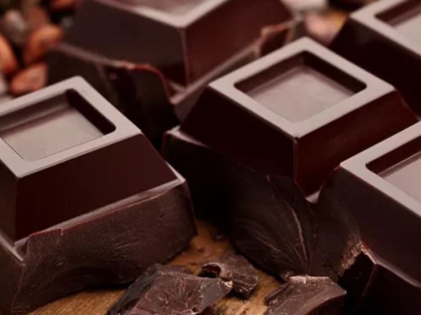 Disa përfitime shëndetësore të çokollatës së zezë