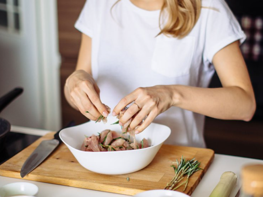 8 ushqime që duhet të hani gjatë menopauzës për të balancuar nivelin e hormoneve