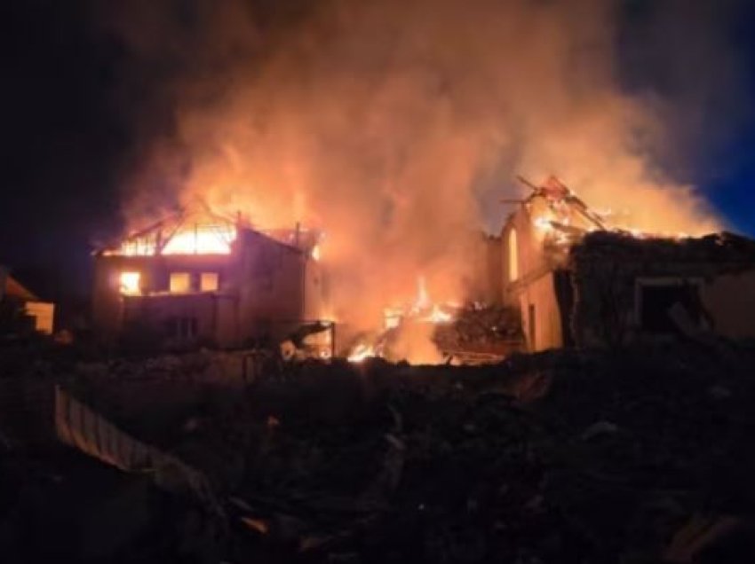 Vriten tre civilë dhe plagosën 11 të tjerë nga sulmet ruse në Ukrainë