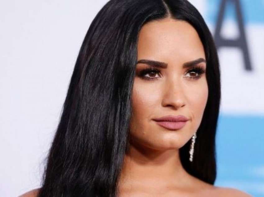 Demi Lovato tregon tmerrin: “Isha 5 minuta larg vdekjes, mu desh të vdisja që të zgjohesha” 