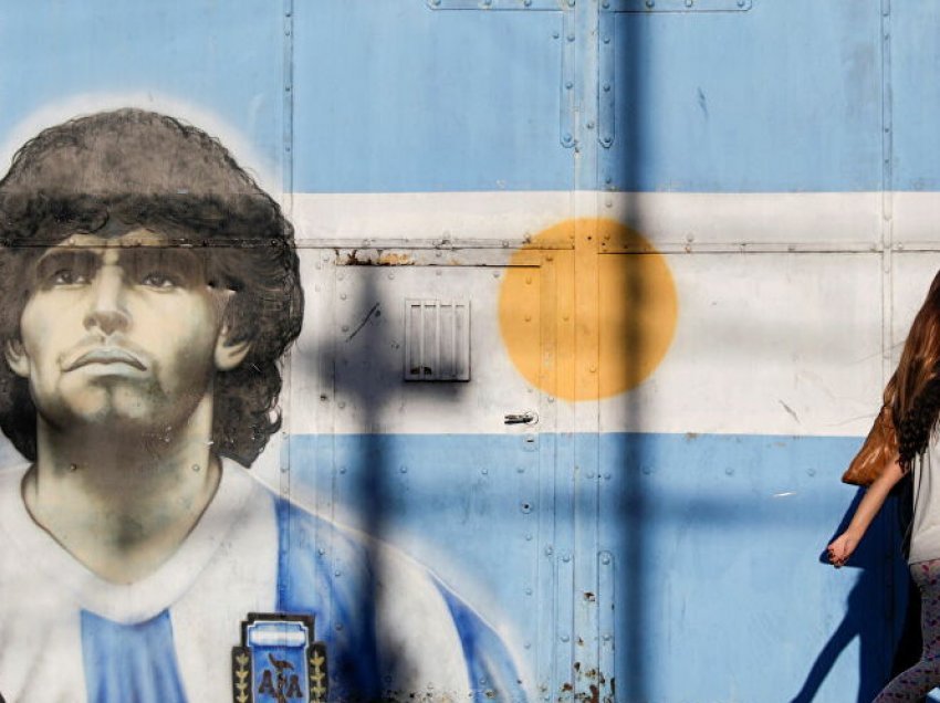 Tronditëse, Maradona përplasi kokën 1 javë para vdekjes, pulsi i shkoi deri në... Ja kush e thotë