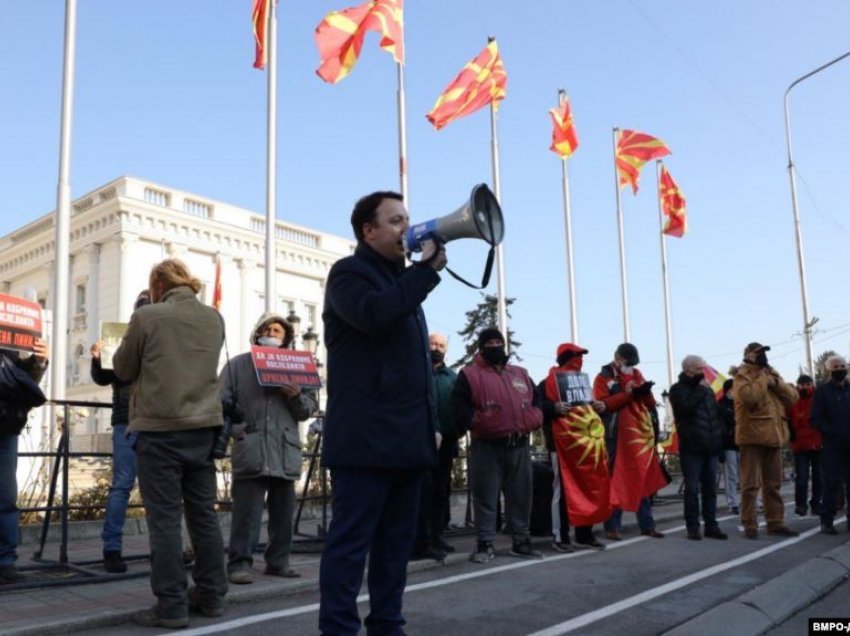 VMRO-ja në protestë, akuzon kryeministrin Zaev për shitjen e interesave kombëtare