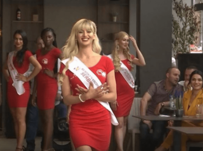 Miss Serbia bëri shqiponjën në “Miss Freedom of the World”, ky veprim kishte acaruar Vuçiqin