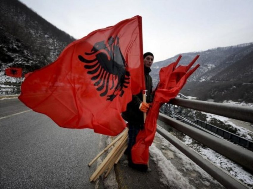 Historia e shqiptarit që vrau rusin në Nju Jork, se ia grisi flamurin kuq e zi