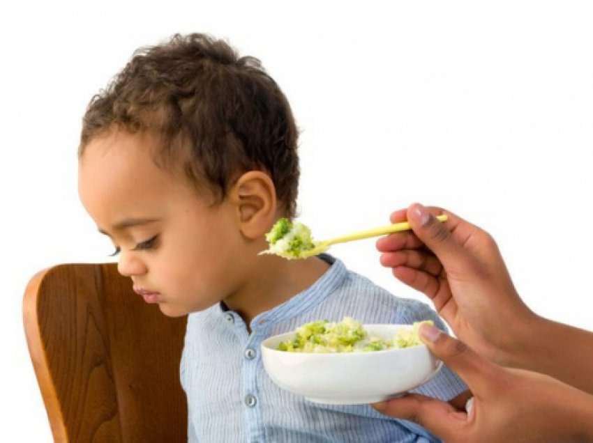 Faji është i prindërve, ka një arsye pse fëmijët bëjnë naze me ushqimin