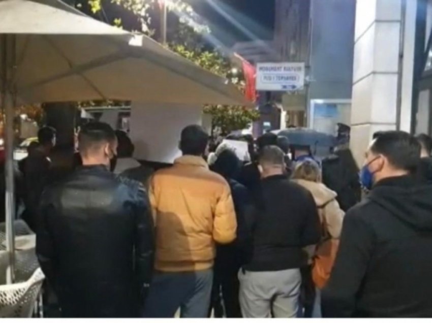 ​Vrasja e 25-vjeçarit, protestë edhe në Durrës