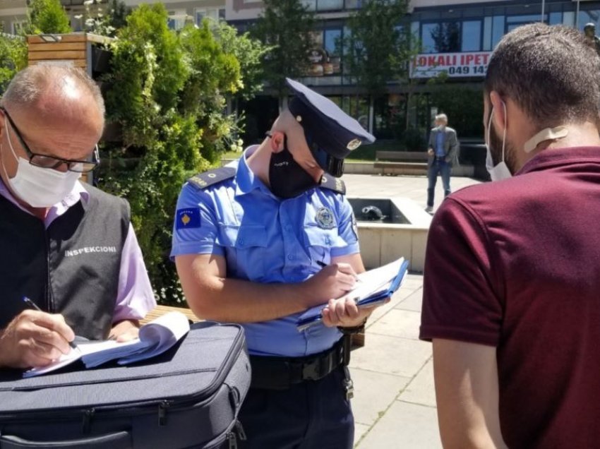 Policia brenda 24 orëve u shqipton 688 tiketa qytetarëve që shkelën ligjin anti-COVID