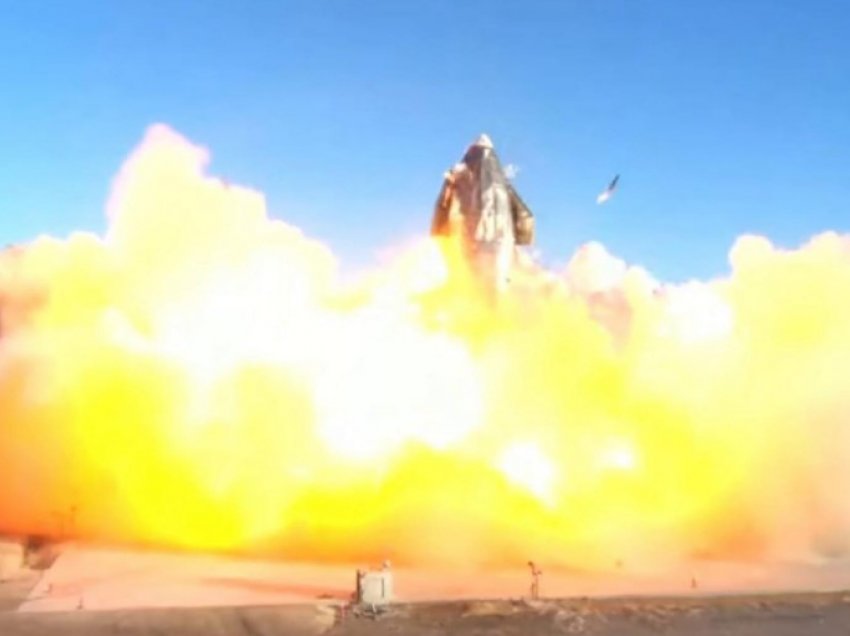 Starship në flakë: Raketa e Muskut shpërthen gjatë aterrimit
