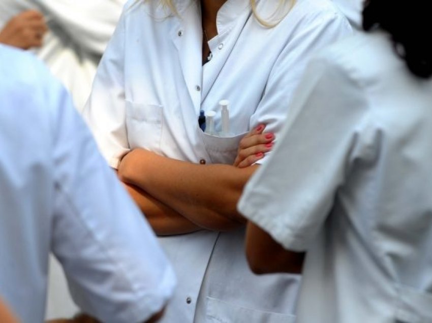 Hapet konkurs per pranimin e 11 motrave medicinale ne Spitalin Shteteror ne Shkup