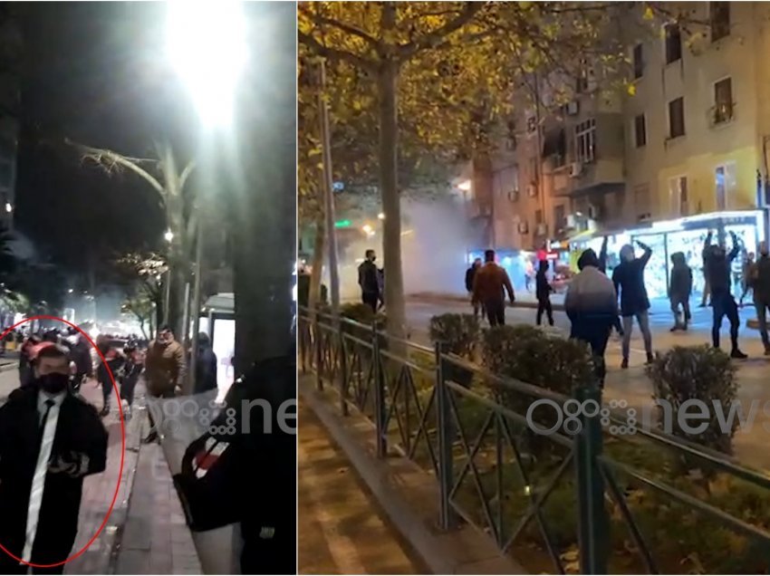 Drejtori i Policisë së Tiranës drejton aksionin nga terreni, te sheshi “Willson” hidhet gaz, protestuesit përgjigjen me gurë