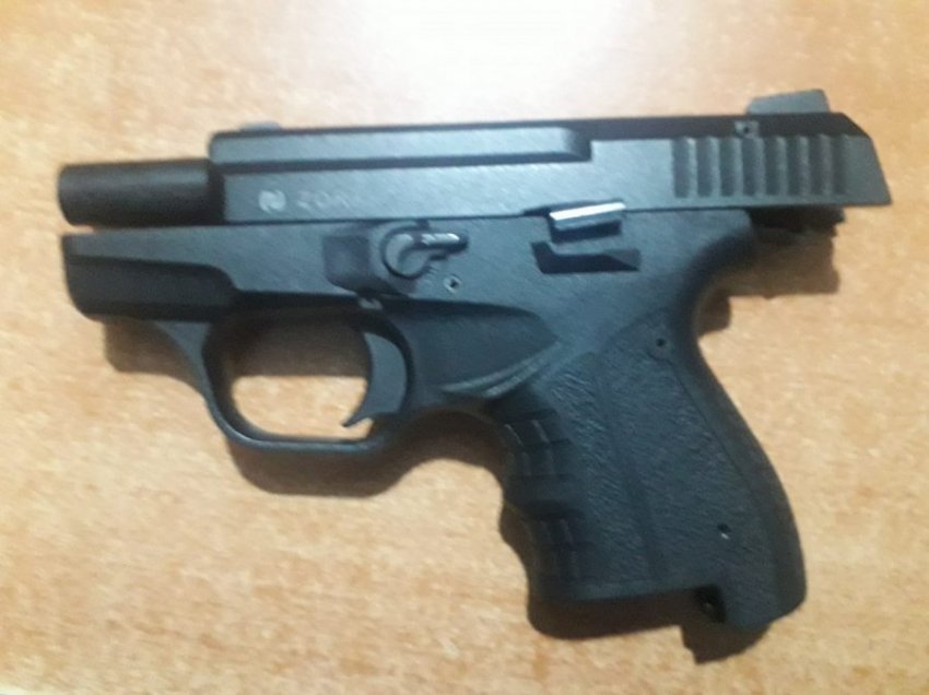 Gjuan me armë, arrestohet 26 vjeçari nga Prishtina