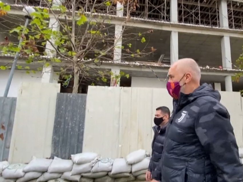 Shkollë e re në Durrës/ Kryeministri inspekton punën për rindërtimin e shkollës “Bedrie Bebeziqi”