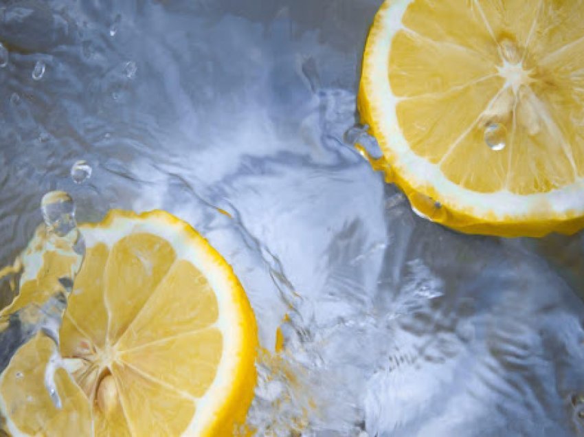 Pse duhet të konsumoni limon të ngrirë