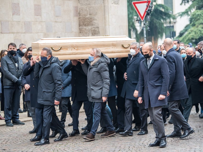 Ish-legjendës italiane të futbollit i vjedhin shtëpinë ditën e varrimit