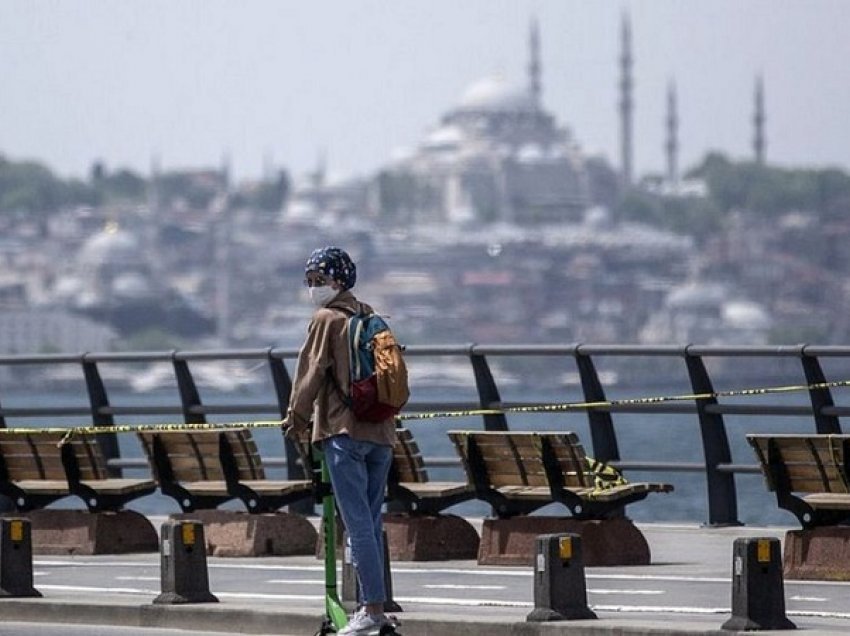 Turqia përfundon karantinën e fundjavës