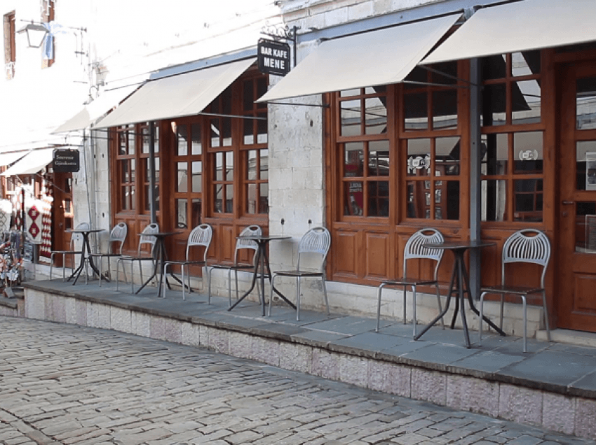 Pragfesta në Gjirokastër/ Atmosfera e vakët, edhe vizitorët janë të paktë në Pazar