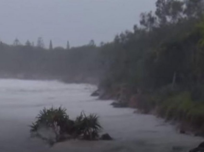 Moti i ligë godet Australinë, shirat e rrëmbyeshëm tash e pesë ditë nuk kanë të ndalur – urdhërohet evakuimi i banorëve