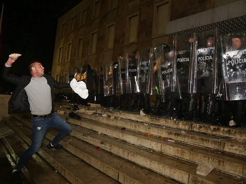 ‘Policia e shtetit është përdhunuar jo dhunuar’/ Rama: Efektivët ndjenin peshën e keqardhjes…