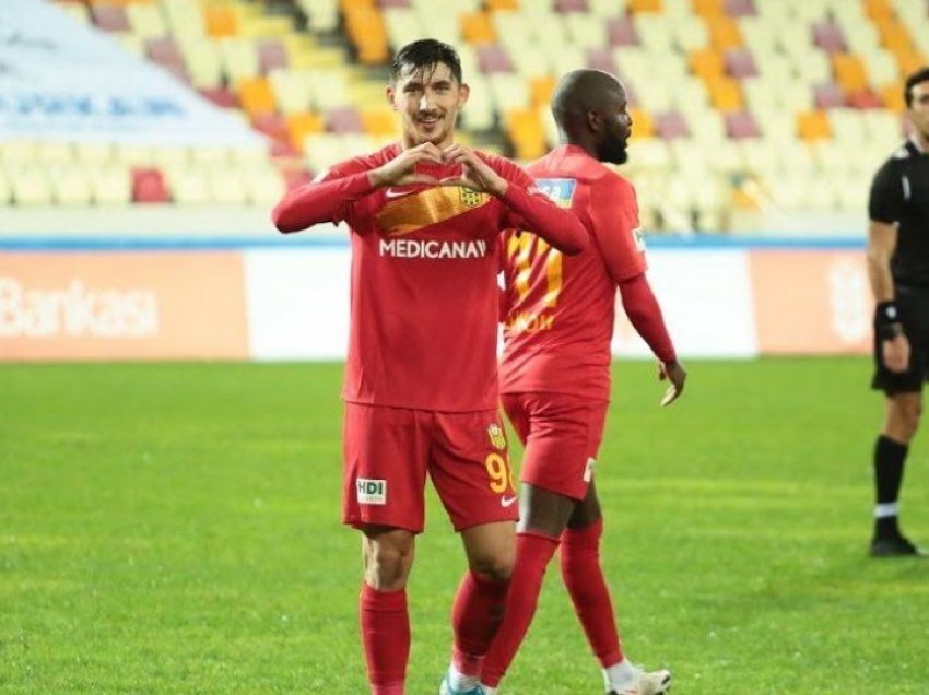 Jetmir Topalli i realizon dy gola në Kupën e Turqisë