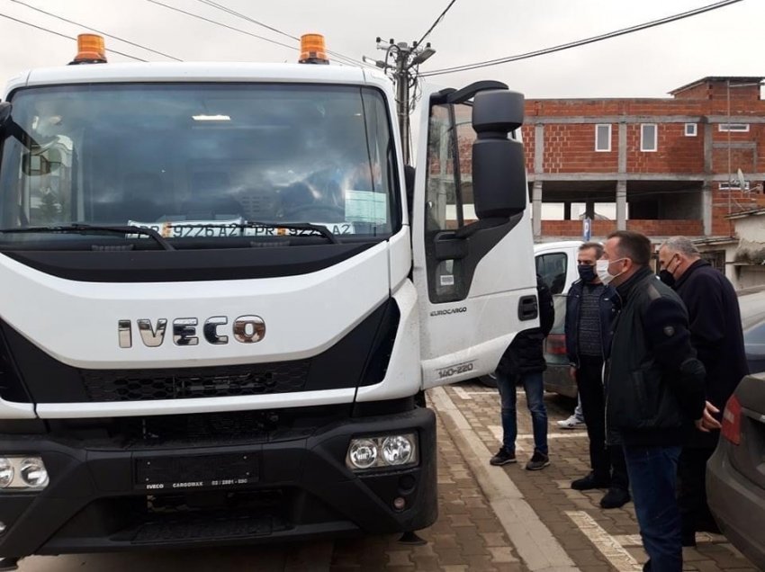 Komuna e Studeniçanit furnizohet me automjet për larrjen e rrugëve