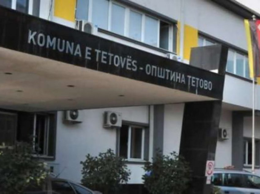 Komuna e Tetovës nuk do të lejojë shitje të sendeve të Vitit të Ri nëpër tezga