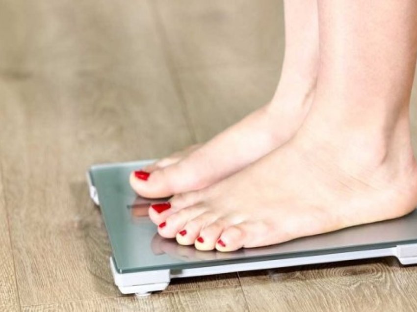 Dietologët tregojnë arsyet që pengojnë rënien nga pesha