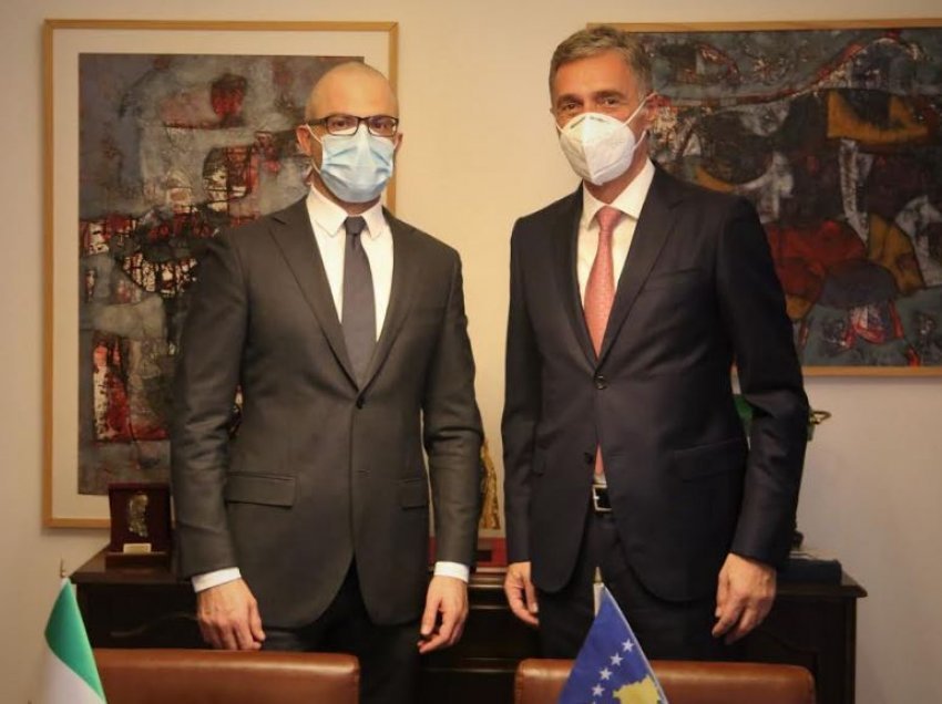 Lumezi priti në takim Ambasadorin e Italisë në Kosovë, Nicola Orlando