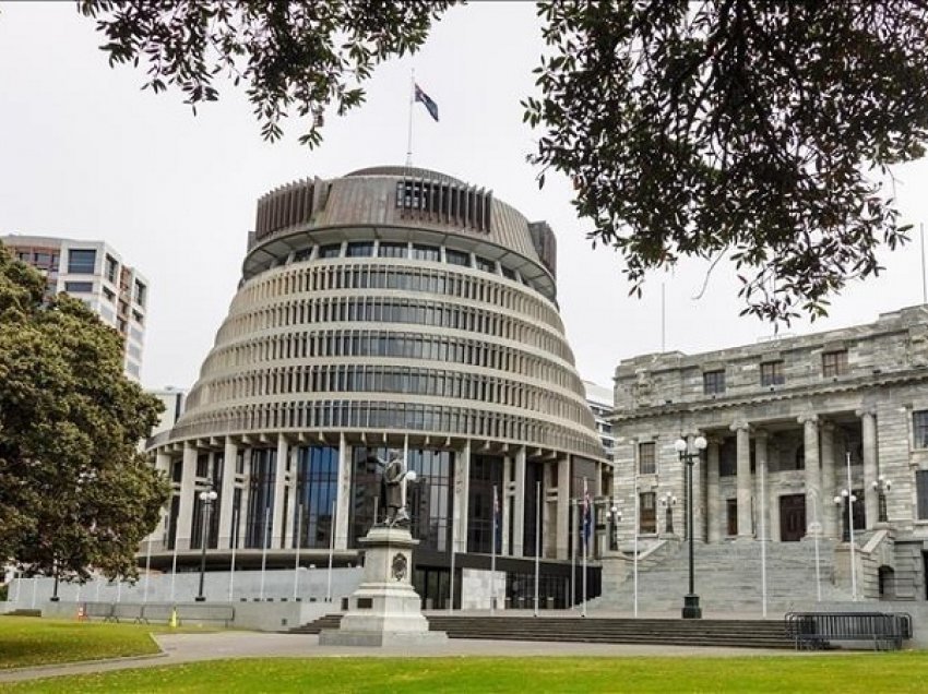 Zbulohen 250 mijë abuzime në institucionet e Zelandës së Re