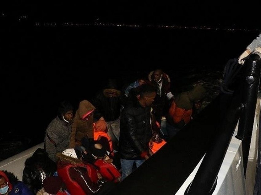 Roja bregdetare turke shpëton 23 azilkërkues