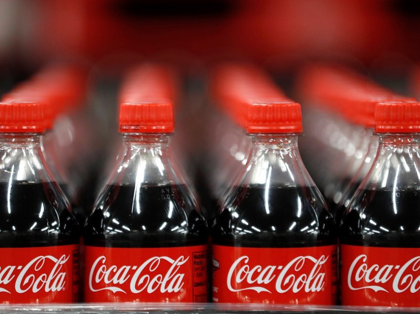Coca-Cola zvogëlon numrin e punëtorëve, pëson rënie në shitje si pasojë e pandemisë