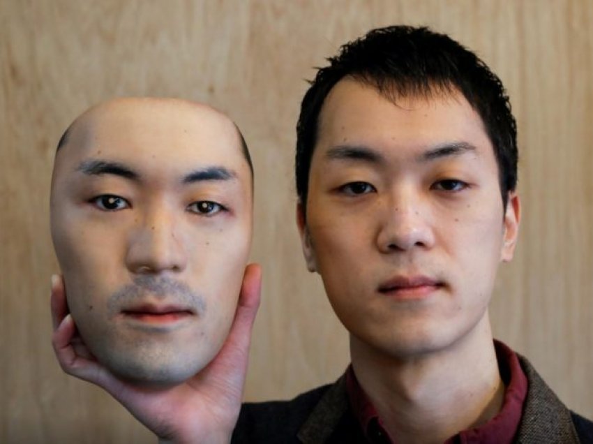 Jo maska të zakonshme kundër koronavirusit, japonezi shpik një fytyrë e re