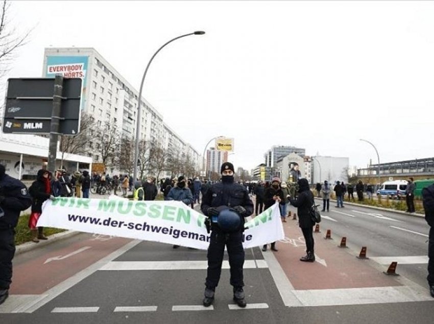 Gjermani, protesta kundër masave anti-COVID-19