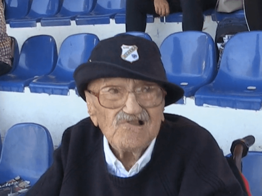 Ky burrë ka 109 vjet, ende lexon gazeta dhe libra, është tifozi më i vjetër i klubit të njohur të rajonit 