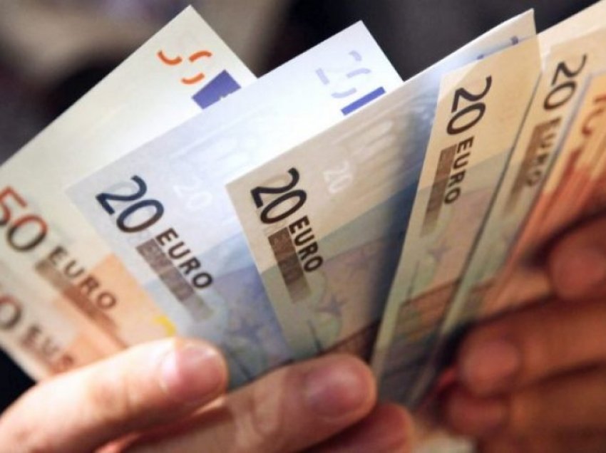 Euro në nivelin më të ulët që pas shpërthimit të pandemisë