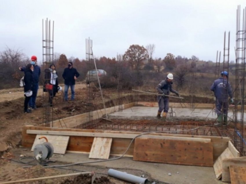 ​Nis ndërtimi i shtëpisë për familjen Mavrovqani në Kamenicë