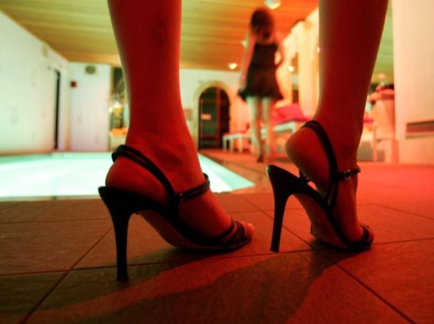 Një femër dhe dy meshkuj prangosen për prostitucion në Podujevë 